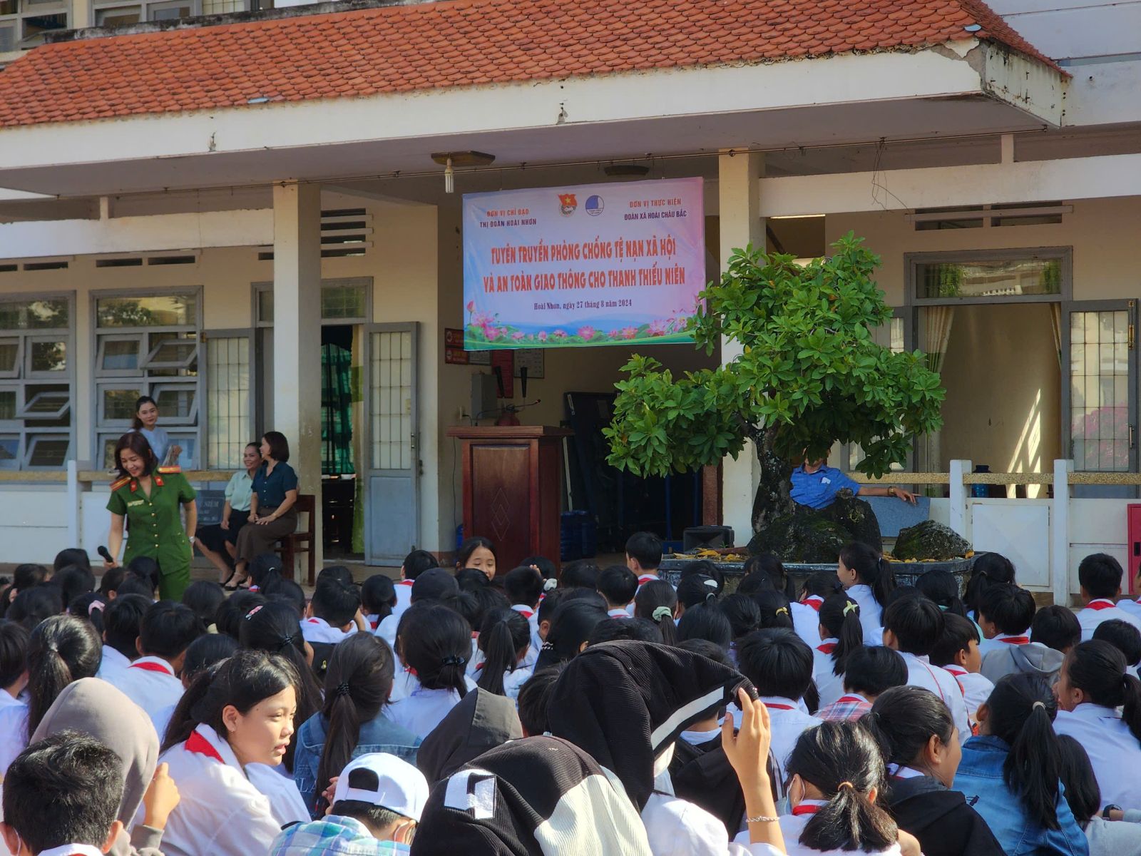 HOÀI NHƠN TỔ CHỨC TUYÊN TRUYỀN PHÒNG CHỐNG TỆ NẠN XÃ HỘI VÀ AN TOÀN GIAO THÔNG CHO THANH THIẾU NIÊN