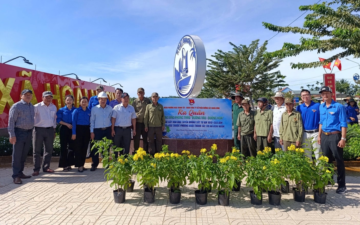 HOÀI THANH TÂY HƯỞNG ỨNG PHÒNG TRÀO “ĐƯỜNG TÀU – ĐƯỜNG HOA”